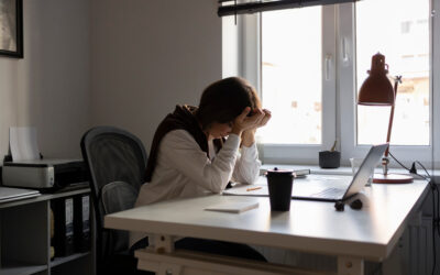 Burn-out chez la femme : comprendre et prévenir l’épuisement.